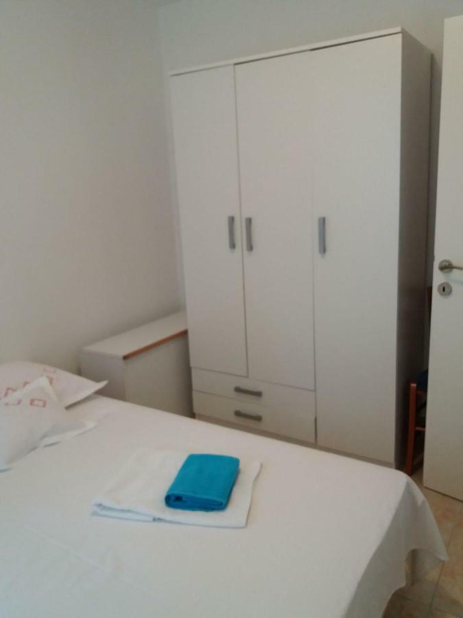 Apartment Fortuna Nečujam Exteriör bild
